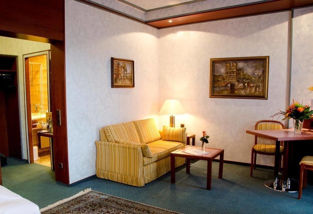 Arotel Best Living Nuernberg Екстер'єр фото